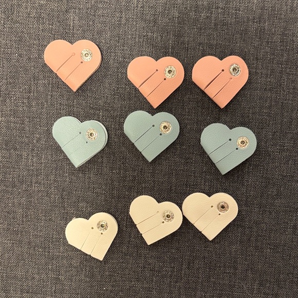 3 pack Heart-Shaped Leather Cord Organizer - Picture 2 of 3